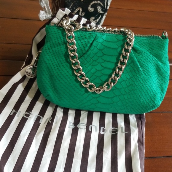 henri bendel Handbags - HENRI BENDEL 💚 PURSE